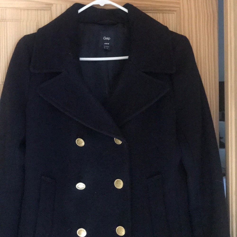 Elegant double-chested coat